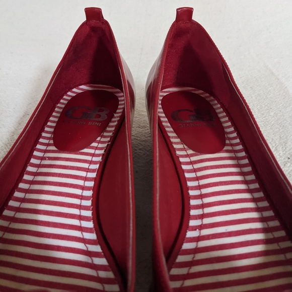 Red Slip On Sz 7 Flower Peep Toe Comfort Low Wedge Shiney Patent Coastal Grandma - Picture 6 of 16